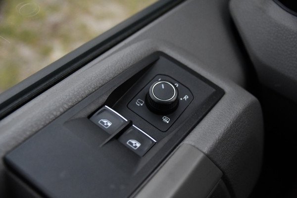 MAN TGE 3.180 35 2.0 L3H3 Black Edition Adaptieve Cruise, Camera, Stoelverwarming, 177pk, Leder, Clima, LED, Trekhaak, Uniek!