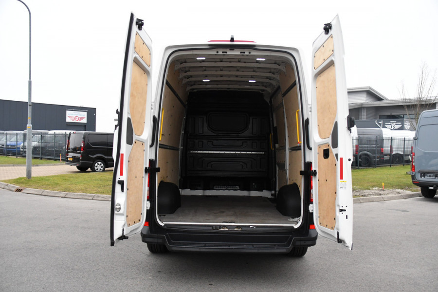 MAN TGE 3.140 35 2.0 L3H3 PB Edition Camera, Cruise, Carplay, 140pk, Automaat, Stoelverwarming, NAVI, Multimedia, Uniek!