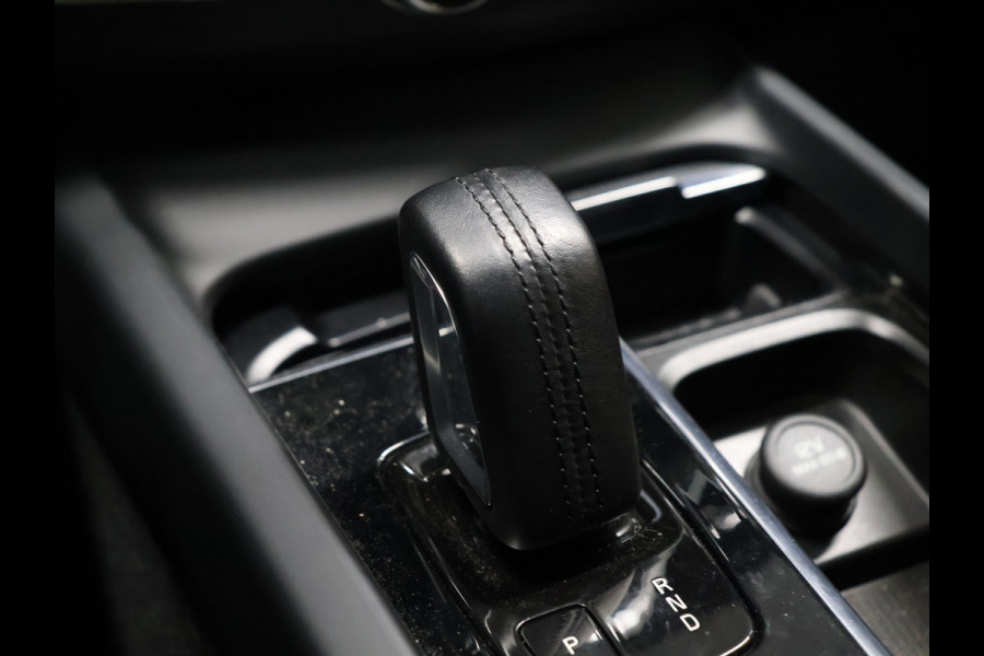 Volvo XC60 2.0 T6 Plug-in hybrid AWD Inscription [SCHUIFKANTELDAK, APPLE CARPLAY, ANDROID, CAMERA, ADAPTIVE CRUISE, CLIMATE, NIEUWSTAAT]