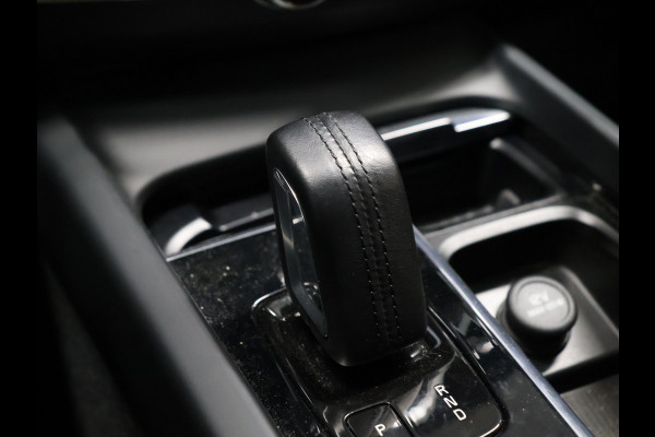 Volvo XC60 2.0 T6 Plug-in hybrid AWD Inscription [SCHUIFKANTELDAK, APPLE CARPLAY, ANDROID, CAMERA, ADAPTIVE CRUISE, CLIMATE, NIEUWSTAAT]