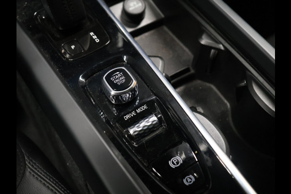 Volvo XC60 2.0 T6 Plug-in hybrid AWD Inscription [SCHUIFKANTELDAK, APPLE CARPLAY, ANDROID, CAMERA, ADAPTIVE CRUISE, CLIMATE, NIEUWSTAAT]