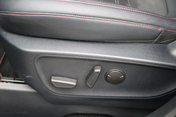 Ford Kuga 2.5 PHEV ST-Line X Navigatie/Winter-pack/Adapt.-cruise/Keyfree/Elektr.-klep