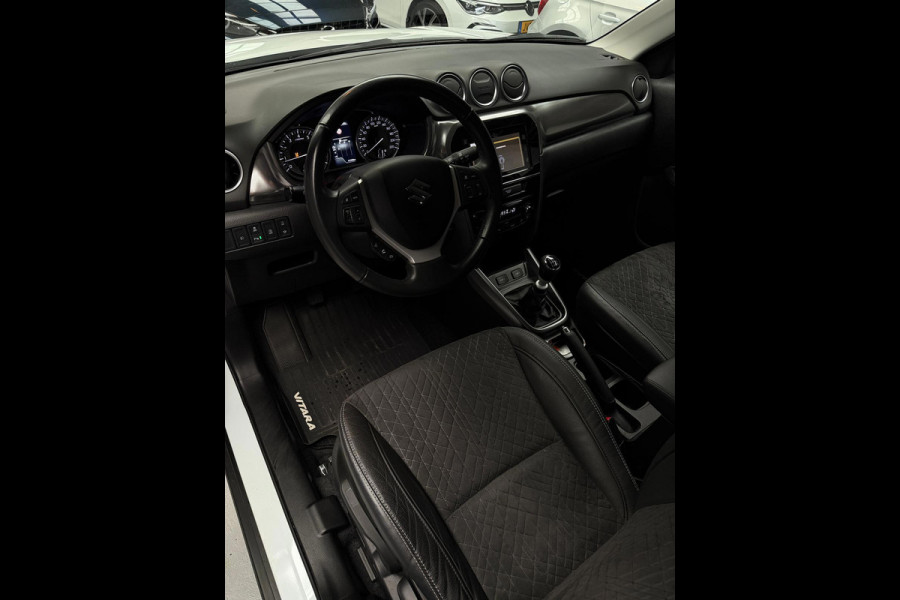 Suzuki Vitara 1.4 Boosterjet Style Smart Hybrid CarPlay