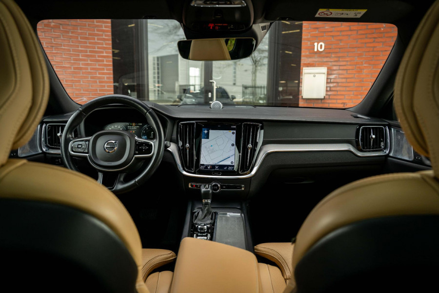 Volvo V60 2.0 T6 AWD Inscription 310pk Massage B&W Trekhaak