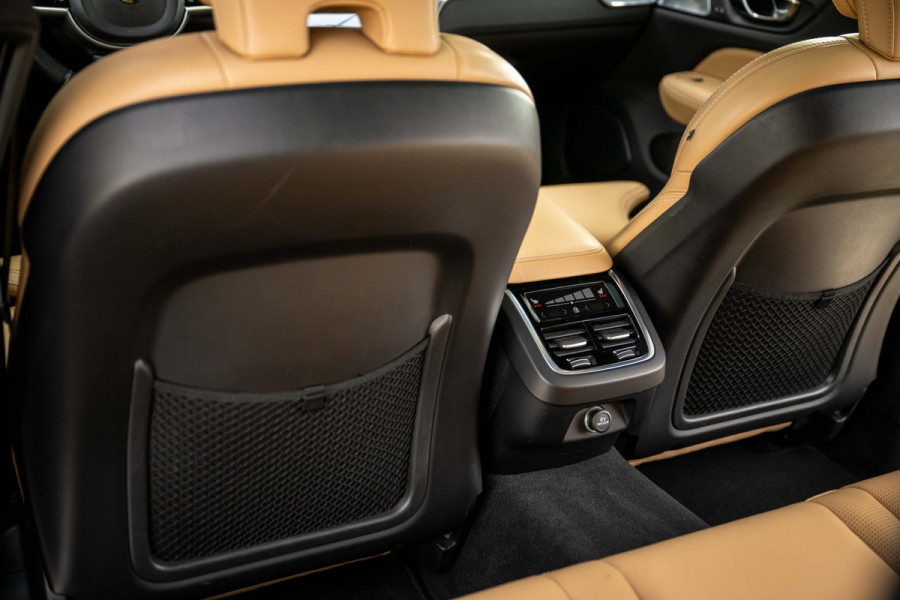 Volvo V60 2.0 T6 AWD Inscription 310pk Massage B&W Trekhaak