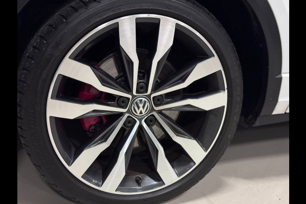 Volkswagen T-Roc 2.0 TSI 4Motion R-line | PANO | VIRTUAL | BEATS | VOL!