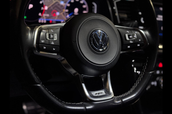 Volkswagen T-Roc 2.0 TSI 4Motion R-line | PANO | VIRTUAL | BEATS | VOL!