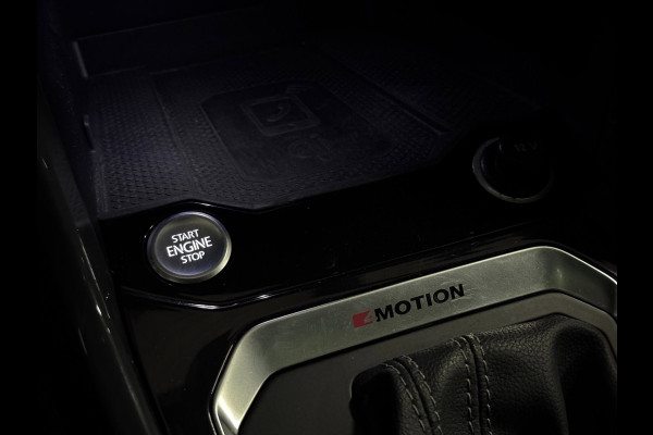Volkswagen T-Roc 2.0 TSI 4Motion R-line | PANO | VIRTUAL | BEATS | VOL!
