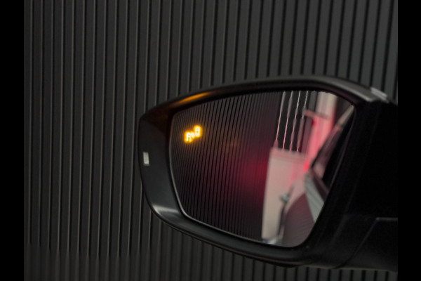 Volkswagen T-Roc 2.0 TSI 4Motion R-line | PANO | VIRTUAL | BEATS | VOL!