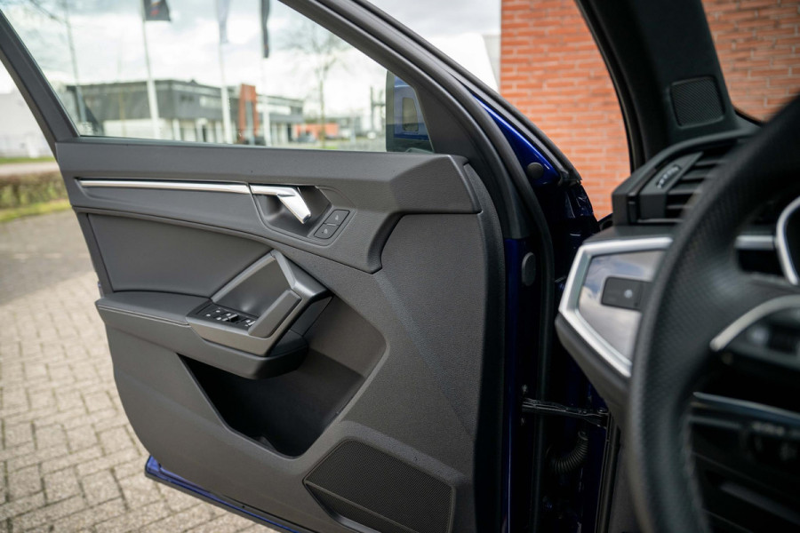 Audi Q3 45 TFSI e S-line INDIVIDUAL Audi Exclusive Lak