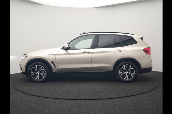 BMW X3 xDrive30e High Executive Plug In Hybrid 293pk PHEV | Panodak | Head Up | Camera | Lederen Sportstoelen & Stuur Verwarmd | Sfeerverlichting | Adaptive LED | Hifi Audio | Blis | Keyless | Navigatie | DAB |