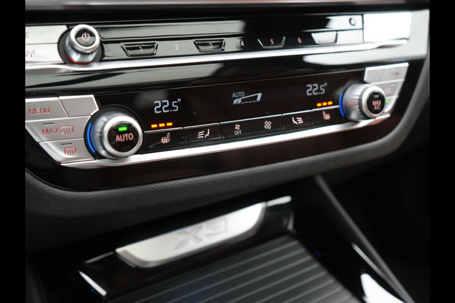 BMW X3 xDrive30e High Executive Plug In Hybrid 293pk PHEV | Panodak | Head Up | Camera | Lederen Sportstoelen & Stuur Verwarmd | Sfeerverlichting | Adaptive LED | Hifi Audio | Blis | Keyless | Navigatie | DAB |