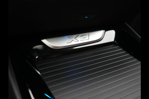 BMW X3 xDrive30e High Executive Plug In Hybrid 293pk PHEV | Panodak | Head Up | Camera | Lederen Sportstoelen & Stuur Verwarmd | Sfeerverlichting | Adaptive LED | Hifi Audio | Blis | Keyless | Navigatie | DAB |
