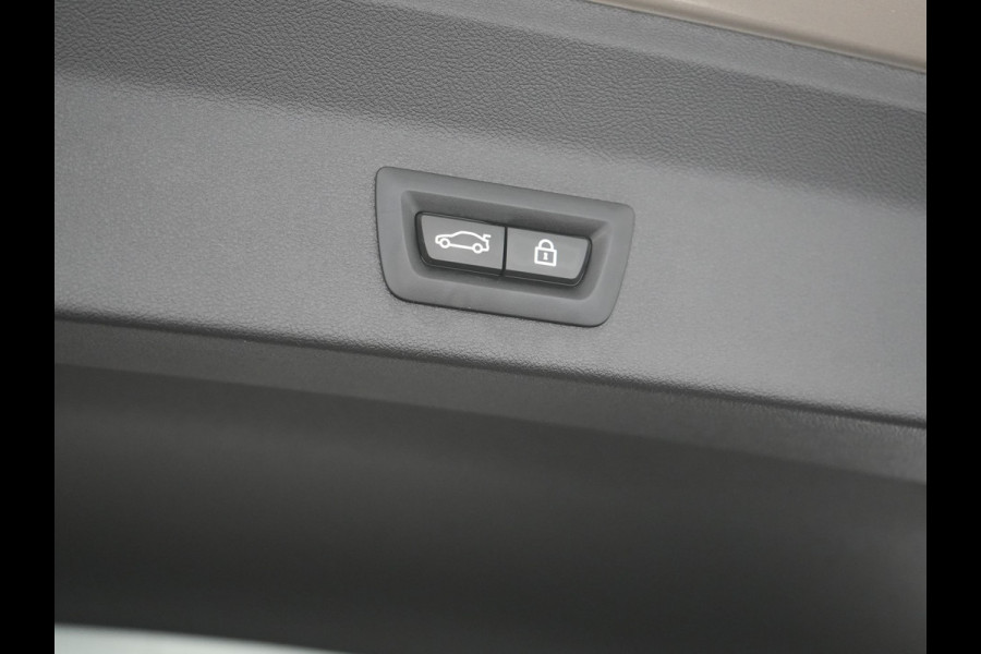 BMW X3 xDrive30e High Executive Plug In Hybrid 293pk PHEV | Panodak | Head Up | Camera | Lederen Sportstoelen & Stuur Verwarmd | Sfeerverlichting | Adaptive LED | Hifi Audio | Blis | Keyless | Navigatie | DAB |