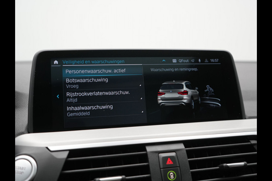 BMW X3 xDrive30e High Executive Plug In Hybrid 293pk PHEV | Panodak | Head Up | Camera | Lederen Sportstoelen & Stuur Verwarmd | Sfeerverlichting | Adaptive LED | Hifi Audio | Blis | Keyless | Navigatie | DAB |