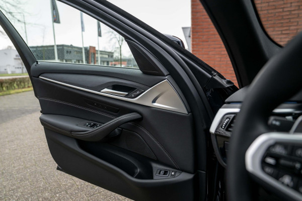 BMW 5 Serie 545e xDrive 394pk M-Sport CoPilot Laser 15.333km !