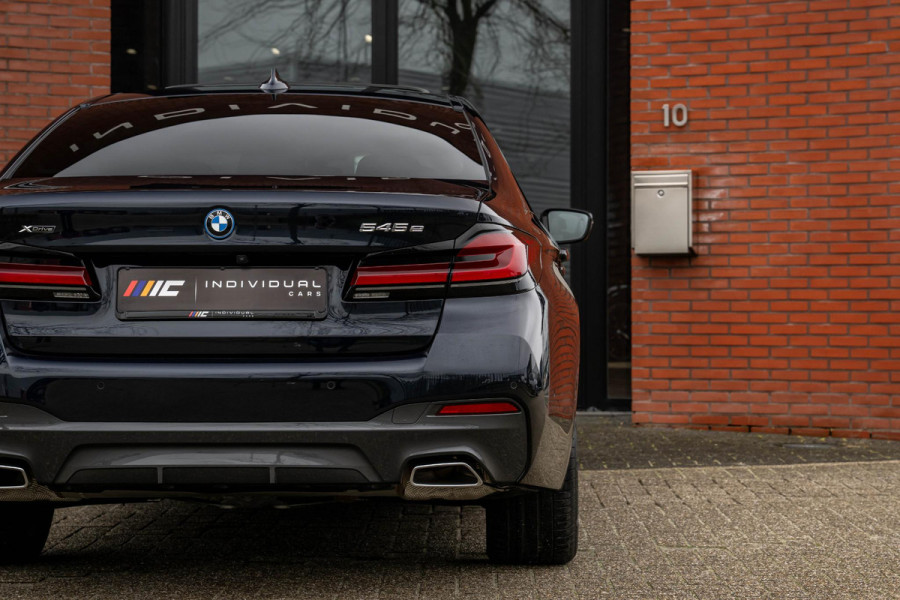 BMW 5 Serie 545e xDrive 394pk M-Sport CoPilot Laser 15.333km !