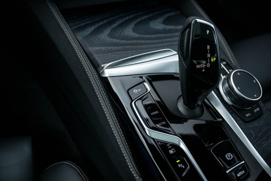 BMW 5 Serie 545e xDrive 394pk M-Sport CoPilot Laser 15.333km !