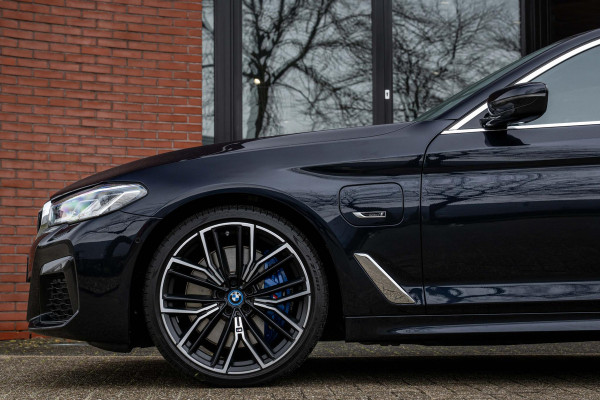 BMW 5 Serie 545e xDrive 394pk M-Sport CoPilot Laser 15.333km !