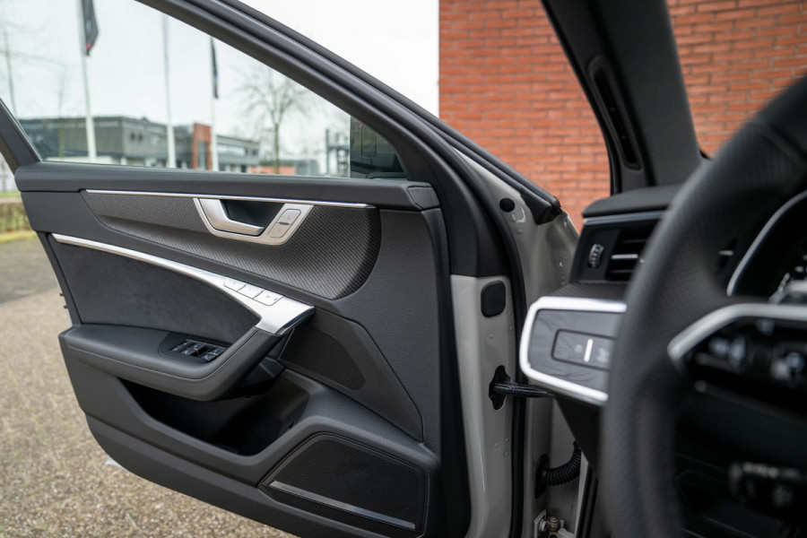 Audi RS6 Avant 4.0 TFSI quattro Kreide RS Dynamic Plus 305km/h