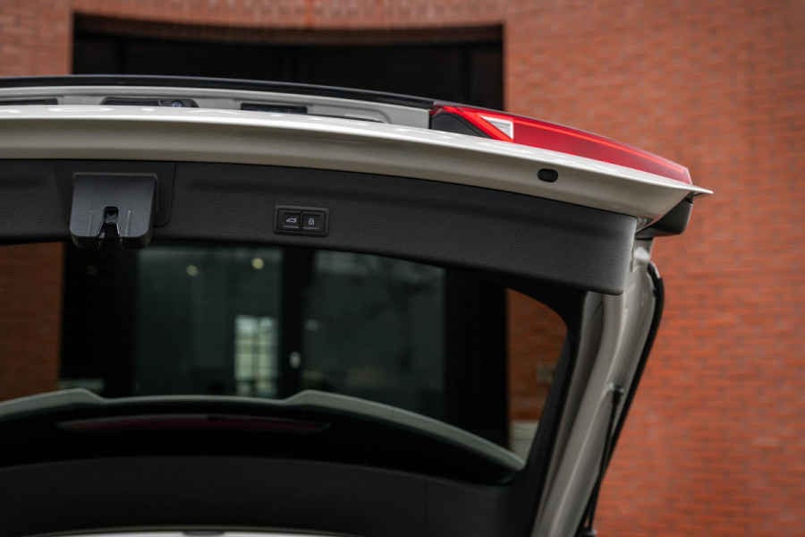 Audi RS6 Avant 4.0 TFSI quattro Kreide RS Dynamic Plus 305km/h