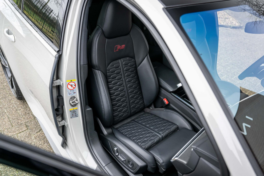 Audi RS6 Avant 4.0 TFSI quattro Kreide RS Dynamic Plus 305km/h