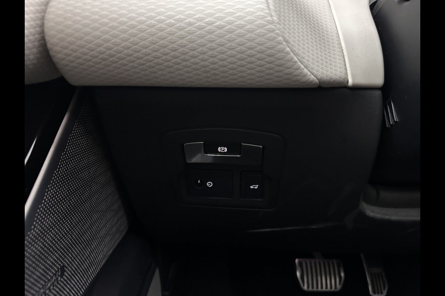 Land Rover Range Rover Velar 2.0 I4 AWD R-Dynamic HSE Aut. *PANO | HEAD-UP | LEATHER | FULL-LED | MEMORY-PACK | BLIND-SPOT | MERIDIAN-SURROUND | DIGI-COCKPIT | CAMERA | KEYLESS | HEATED-COMFORTSEATS | PRIVACY-GLASS | SHIFT-PADDLES | 21 "ALU*