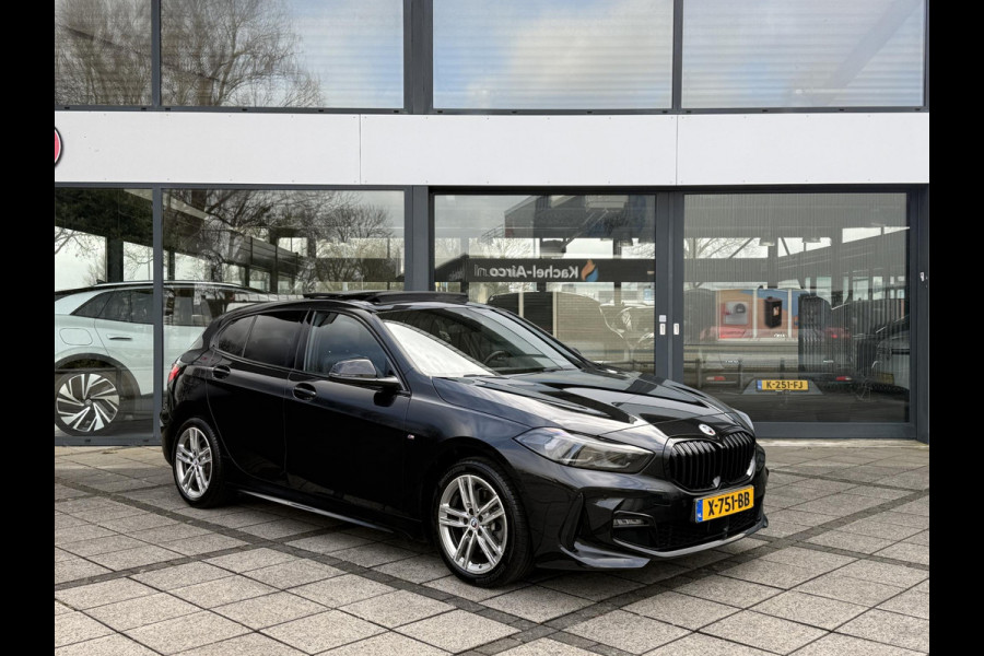 BMW 1-serie 118i Aut. M-Sport Edition | Panorama | Camera | Sport Stoelen | Sfeer Verlichting | Apple Carplay |