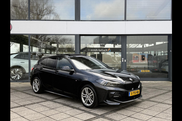 BMW 1-serie 118i Aut. M-Sport Edition | Panorama | Camera | Sport Stoelen | Sfeer Verlichting | Apple Carplay |