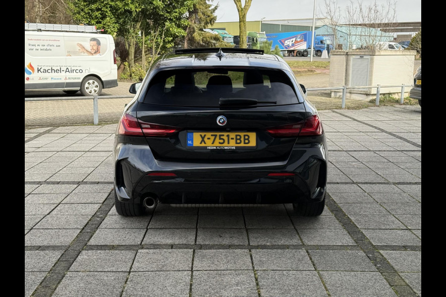 BMW 1-serie 118i Aut. M-Sport Edition | Panorama | Camera | Sport Stoelen | Sfeer Verlichting | Apple Carplay |