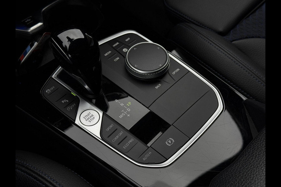 BMW 1-serie 118i Aut. M-Sport Edition | Panorama | Camera | Sport Stoelen | Sfeer Verlichting | Apple Carplay |