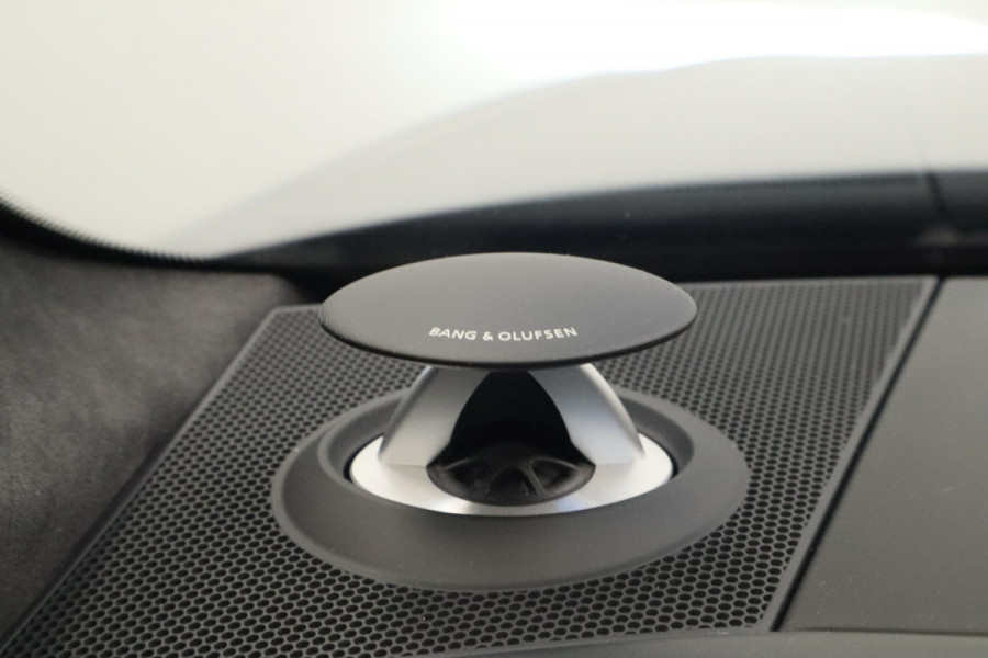 Audi A6 Avant RS 6 TFSI Quattro Keramisch Leder Panoramadak 4WS Nardo B&O!