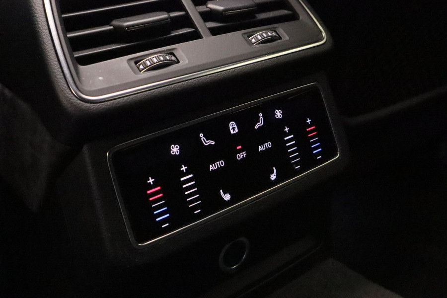 Audi A6 Avant RS 6 TFSI Quattro Keramisch Leder Panoramadak 4WS Nardo B&O!