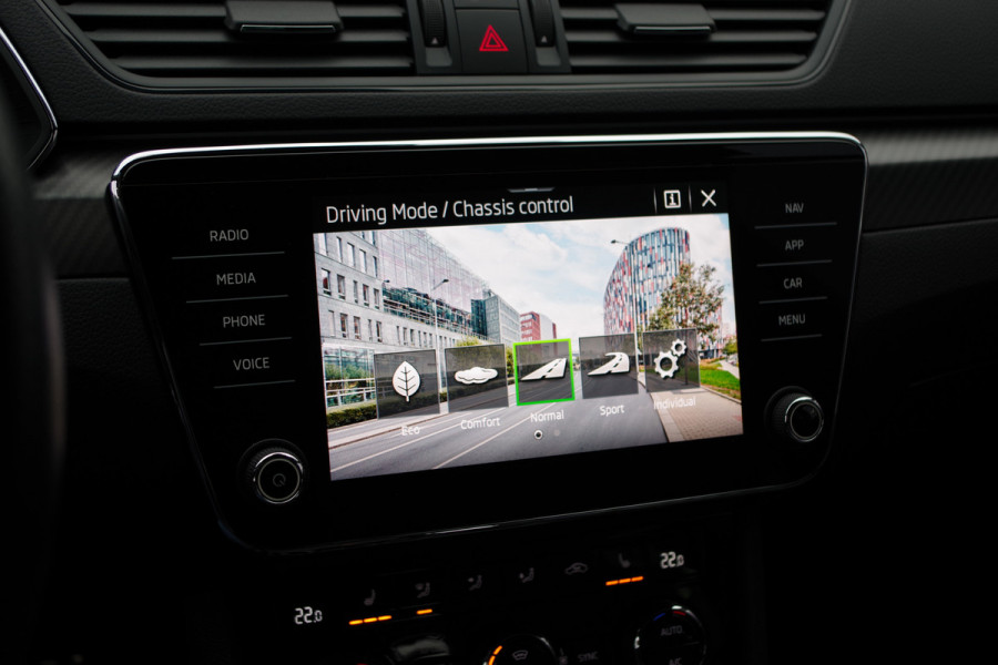 Škoda Superb Combi 1.4 TSI 218 PK iV Sportline Business PHEV, Adap. Cruise Control, 360 Camera, Matrix-LED