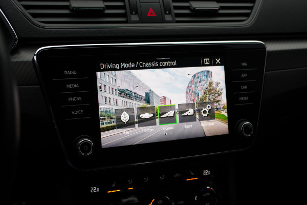 Škoda Superb Combi 1.4 TSI 218 PK iV Sportline Business PHEV, Adap. Cruise Control, 360 Camera, Matrix-LED