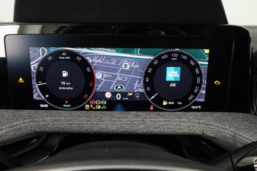 Škoda Superb Combi First Edition 1.5 MHEV 150 pk TSI e | Navigatie | Parkeercamera | Verwarmbare voorstoelen en achterbank | 18 inch Lichtmetalen velgen | Verlengde garantie