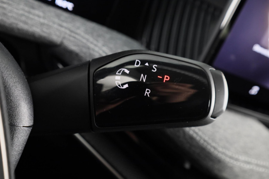 Škoda Superb Combi First Edition 1.5 MHEV 150 pk TSI e | Navigatie | Parkeercamera | Verwarmbare voorstoelen en achterbank | 18 inch Lichtmetalen velgen | Verlengde garantie