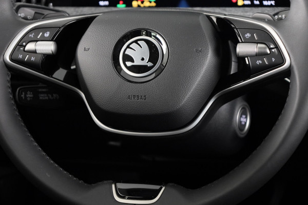 Škoda Superb Combi First Edition 1.5 MHEV 150 pk TSI e | Navigatie | Parkeercamera | Verwarmbare voorstoelen en achterbank | 18 inch Lichtmetalen velgen | Verlengde garantie