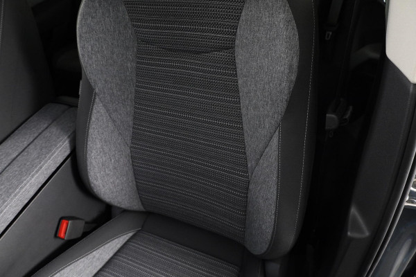 Škoda Superb Combi First Edition 1.5 MHEV 150 pk TSI e | Navigatie | Parkeercamera | Verwarmbare voorstoelen en achterbank | 18 inch Lichtmetalen velgen | Verlengde garantie