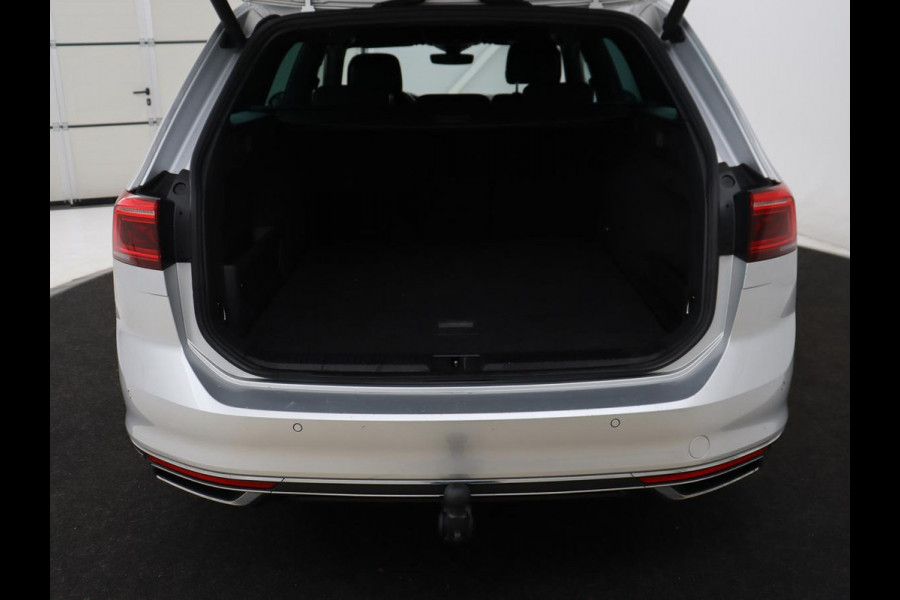 Volkswagen Passat 1.4 TSI PHEV GTE | Trekhaak | Adaptive cruise | Camera | Matrix LED | Keyless | Carplay | Navigatie | Park Assist | Plug In