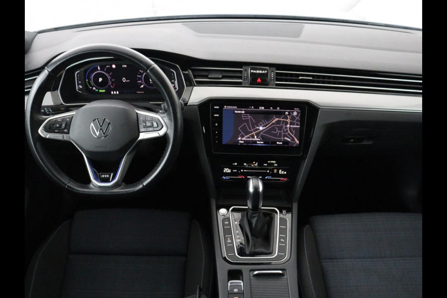 Volkswagen Passat 1.4 TSI PHEV GTE | Trekhaak | Adaptive cruise | Camera | Matrix LED | Keyless | Carplay | Navigatie | Park Assist | Plug In