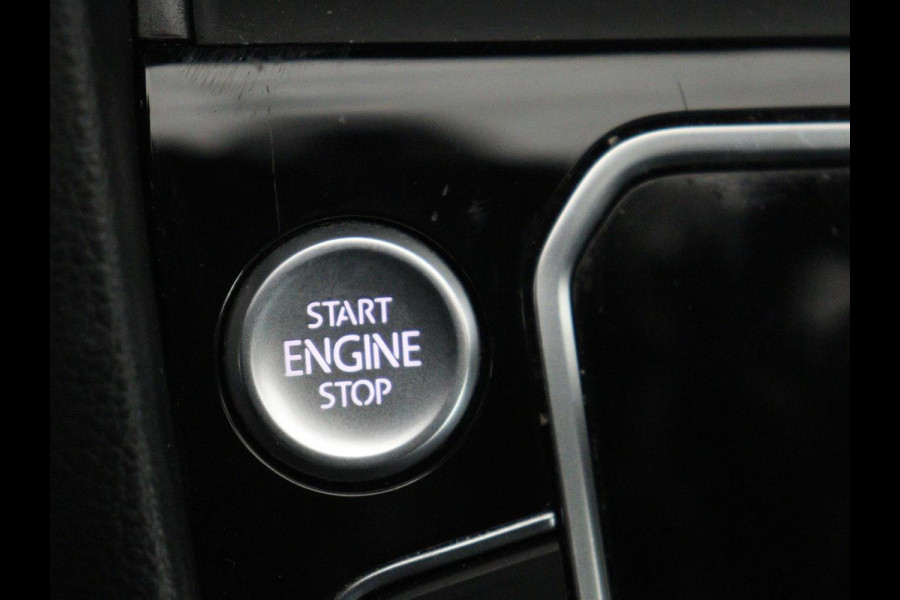 Volkswagen Passat 1.4 TSI PHEV GTE | Trekhaak | Adaptive cruise | Camera | Matrix LED | Keyless | Carplay | Navigatie | Park Assist | Plug In