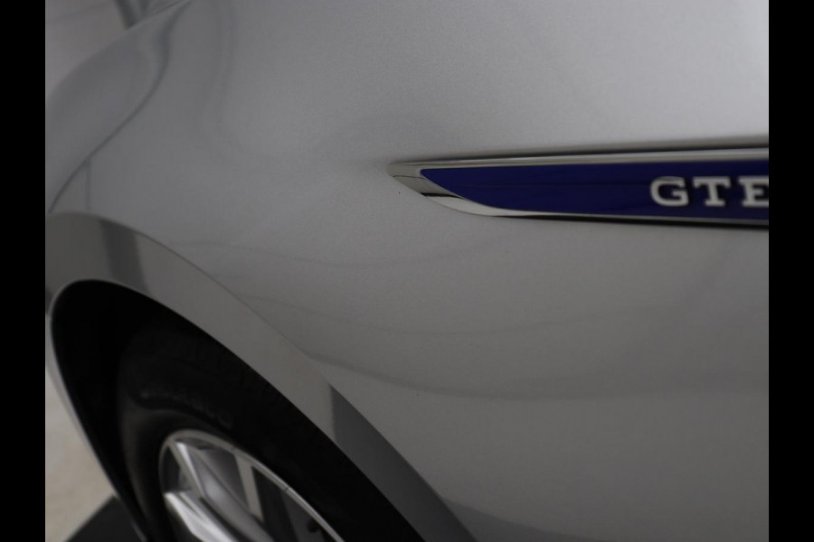 Volkswagen Passat 1.4 TSI PHEV GTE | Trekhaak | Adaptive cruise | Camera | Matrix LED | Keyless | Carplay | Navigatie | Park Assist | Plug In