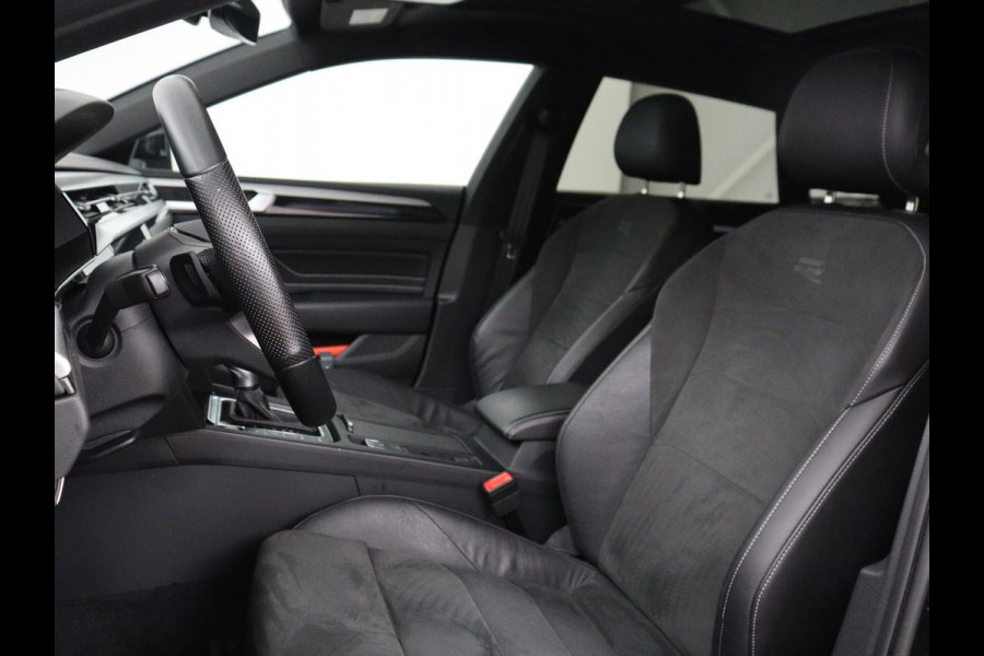 Volkswagen Arteon Shooting Brake 1.4 TSI eHybrid R-Line | Panoramadak | Stoelverwarming | LED Plus | Sfeerverlichting | Carplay | Trekhaak | Achterbankverwarming | Adaptive cruise | Navigatie | PHEV | Plug In