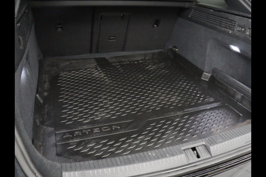 Volkswagen Arteon Shooting Brake 1.4 TSI eHybrid R-Line | Panoramadak | Stoelverwarming | LED Plus | Sfeerverlichting | Carplay | Trekhaak | Achterbankverwarming | Adaptive cruise | Navigatie | PHEV | Plug In