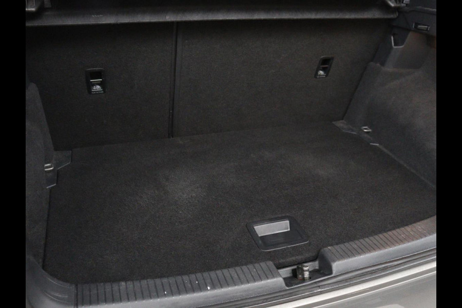 Volkswagen T-Cross 1.0 TSI Life Business | Carplay | Full LED | Keyless | Adaptive cruise | Navigatie | Parkeerhulp | Climate control | Parkeerhulp | Dodehoek detectie | Bluetooth