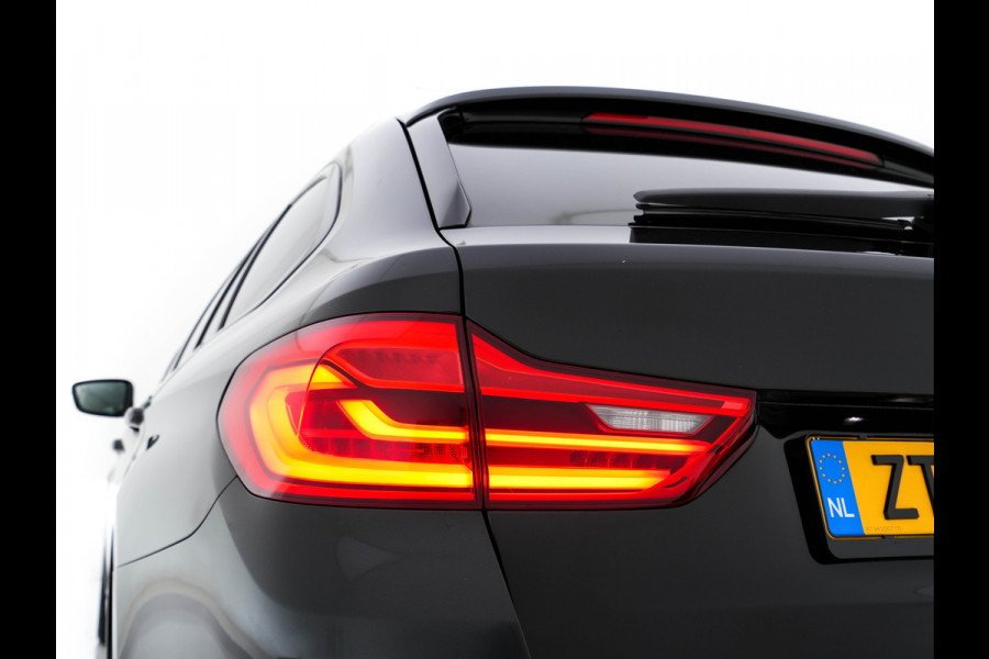 BMW 5 Serie Touring 530d Sportline High Executive Aut. *PANO | LEATHER | FULL-LED | MEMORY-PACK | TOP-VIEW | HEATED-COMFORTSEATS | NAVI-FULLMAP | PRIVACY-GLASS | AMBIENT-LIGHT | ECC | CARPLAY | PDC | TOWBAR | SHIFT-PADDLES | 20"ALU*