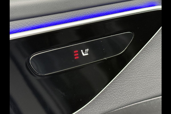 Mercedes-Benz C-Klasse 200 AMG // Panoramadak // Trekhaak // Carplay // Camera // Nightpakket // Alarm // 19 inch // Sfeerverlichting