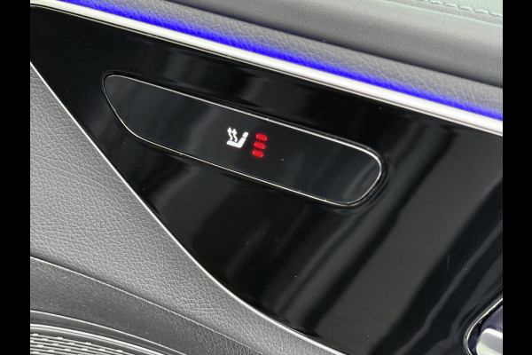 Mercedes-Benz C-Klasse 200 AMG // Panoramadak // Trekhaak // Carplay // Camera // Nightpakket // Alarm // 19 inch // Sfeerverlichting