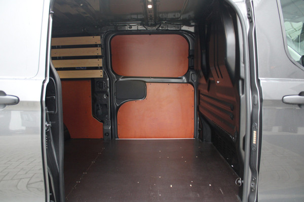 Ford Transit Custom 320 2.0 TDCI L2H1 Trend AWD 170pk - 2x Schuif - ACC - Stoel/Stuurverwarming - Trekhaak - Hout inbouw - Impriaal - Rijklaar